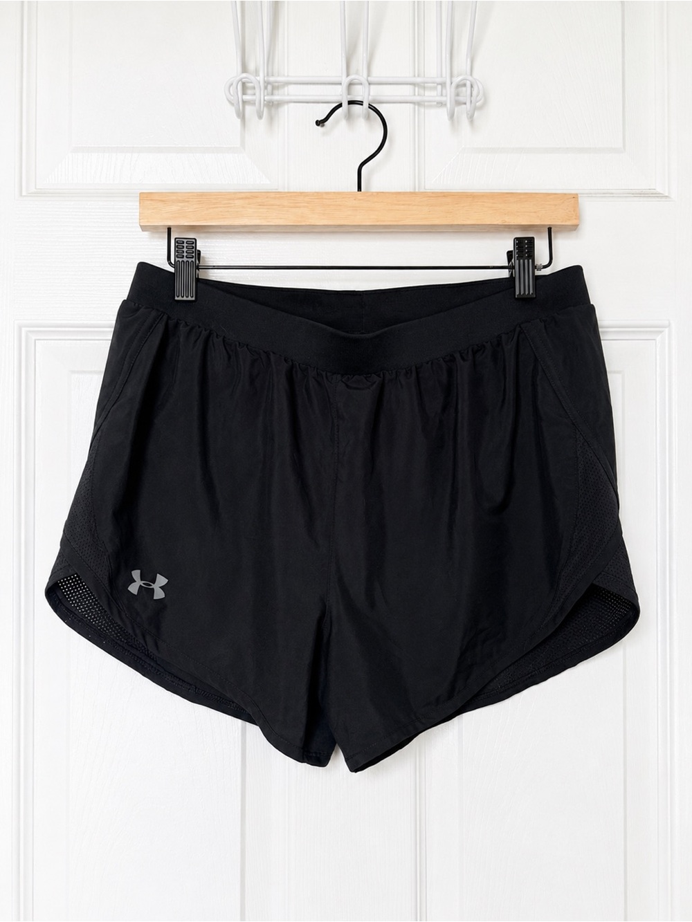 Under Armour Women’s Black Performance Athletic Shorts / Medium